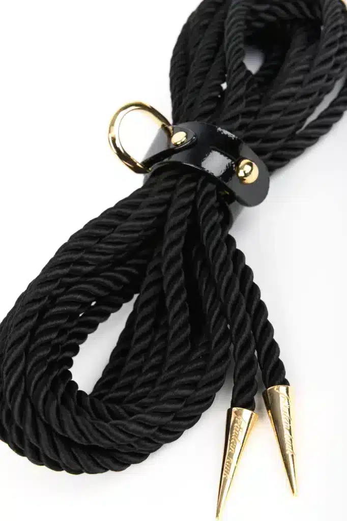 Fräulein Kink Rica Bondage Seil mit Spikes 2