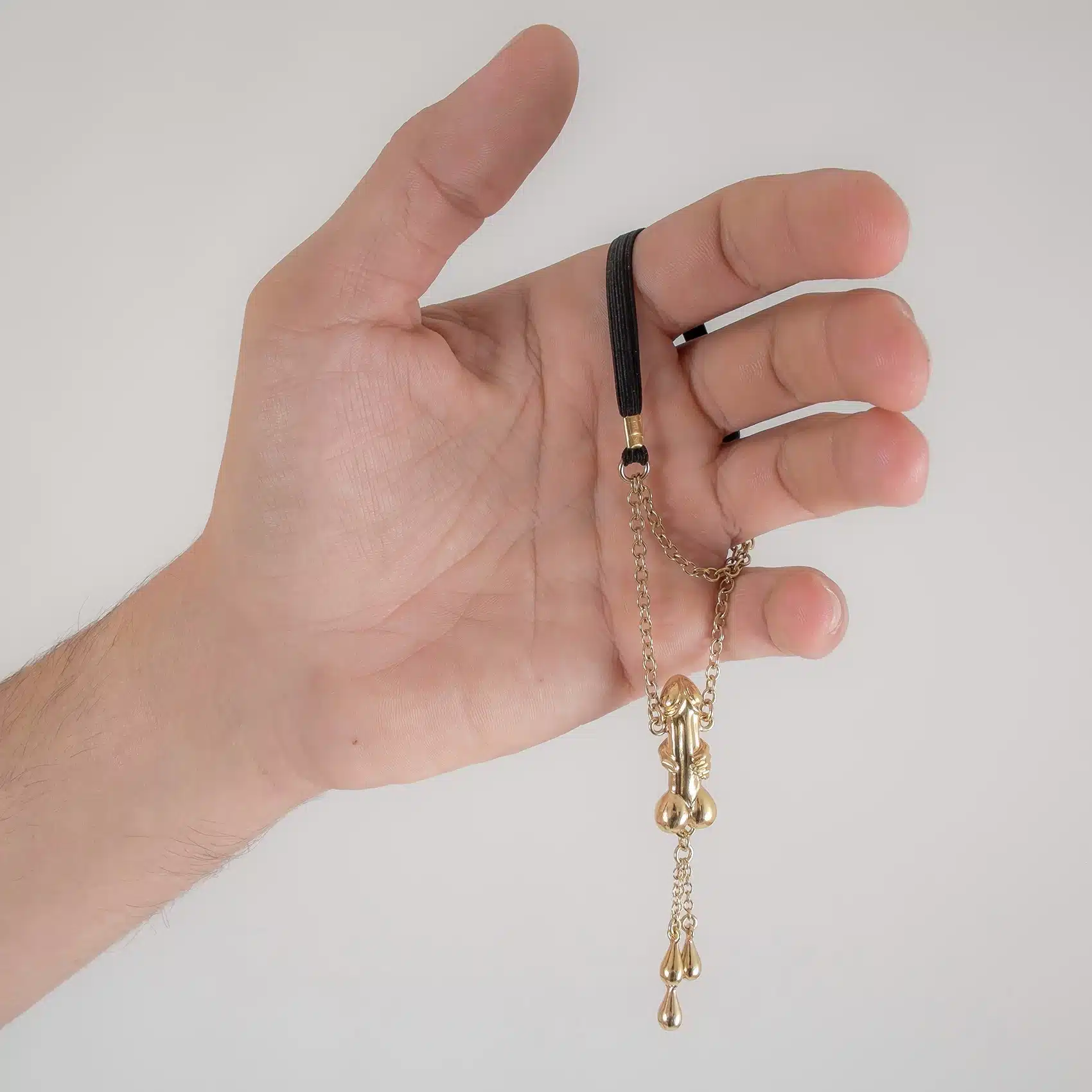 Sylvie Monthulé – Hodenschmuck Blattsilber