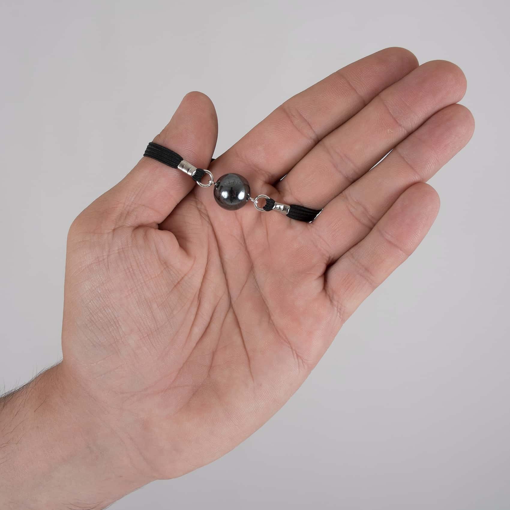 Sylvie Monthulé – Penisschmuck Hämatitkugel | Silber